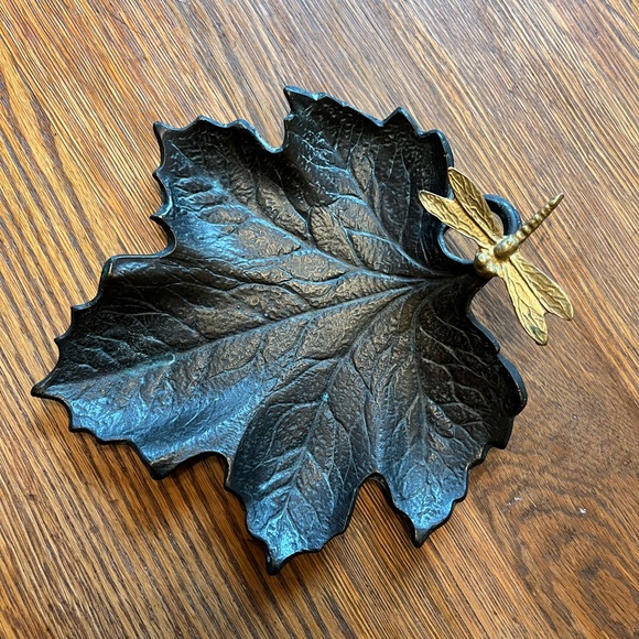 Beautiful Metal Maple Leaf with Dragonfly Perched on Stem - Picture 1 of 4
